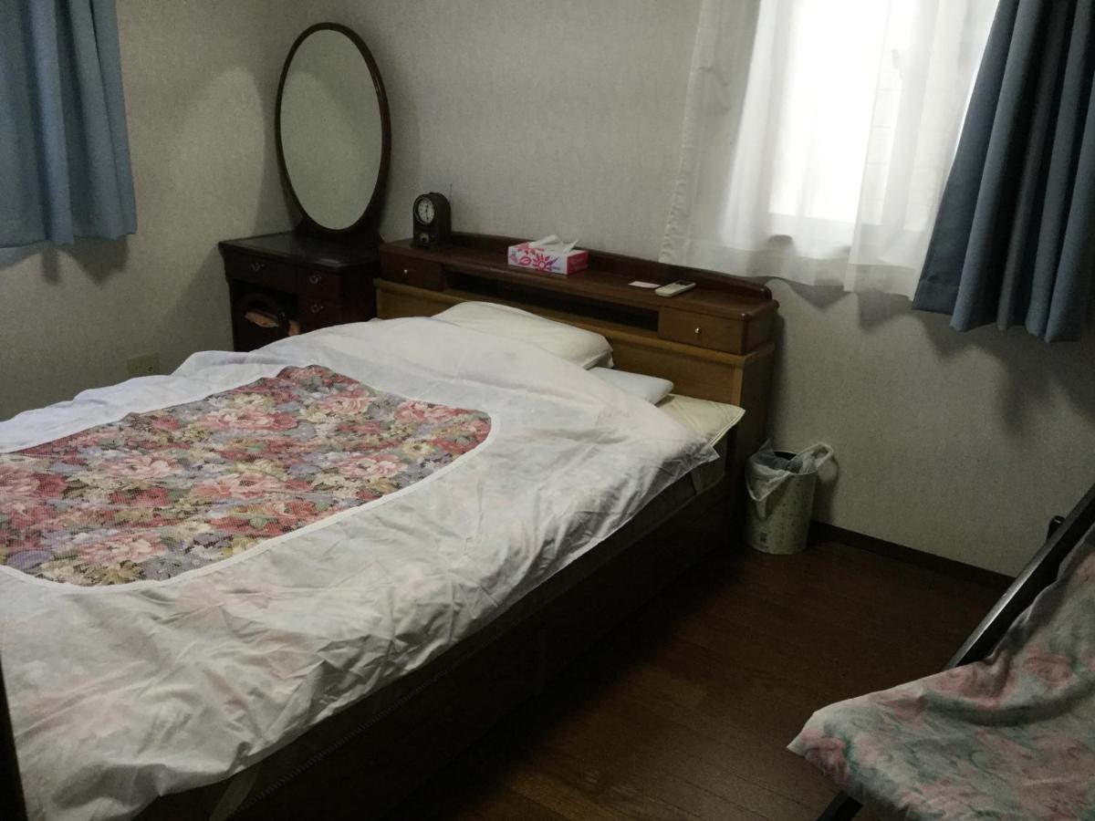 Guesthouse Cosmo Τοκουσίμα Εξωτερικό φωτογραφία